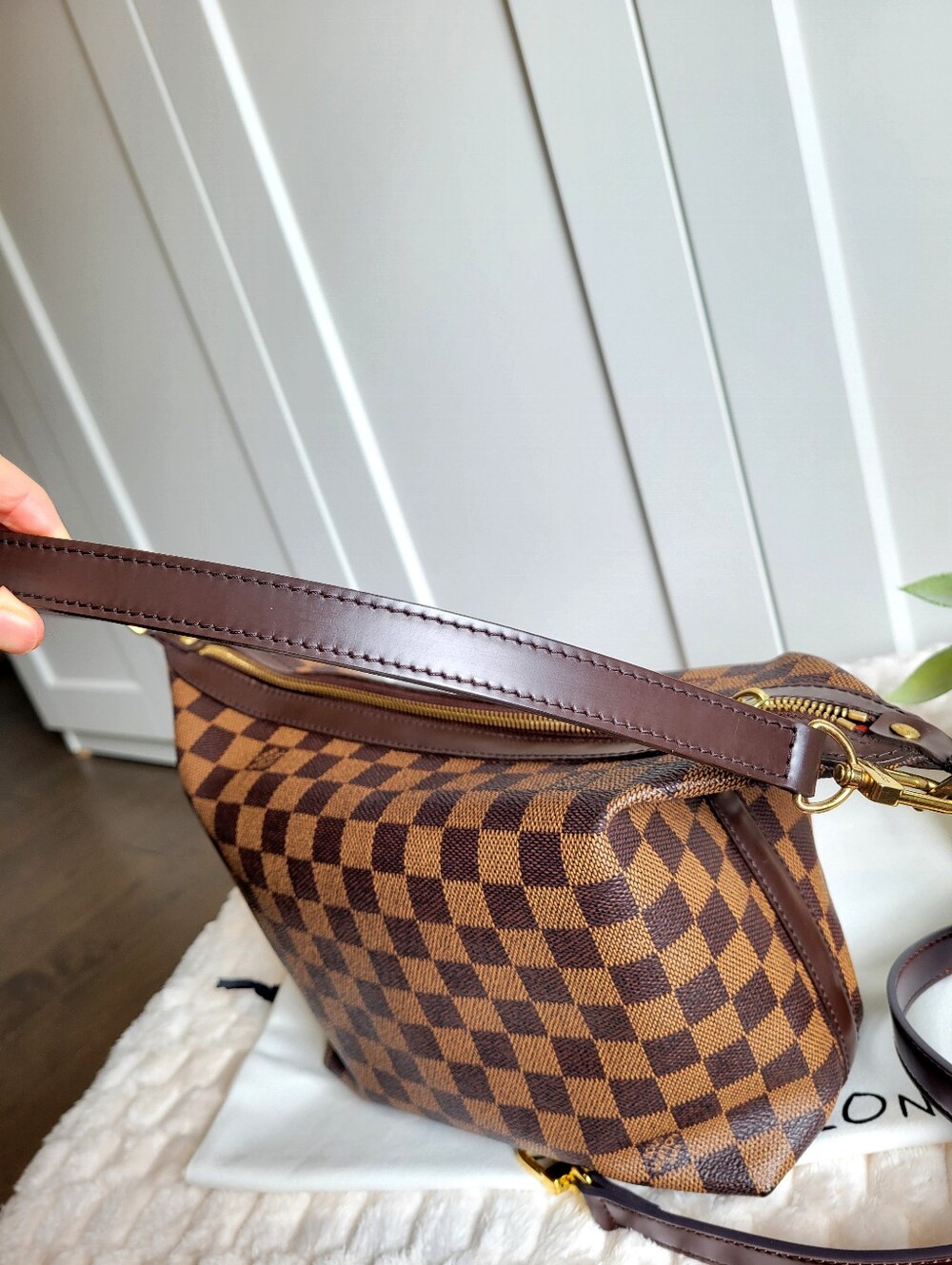 Louis Vuitton Illovo MM Brown Damier Ebene Shoulder Bag/ Satchel - Picture 7 of 17